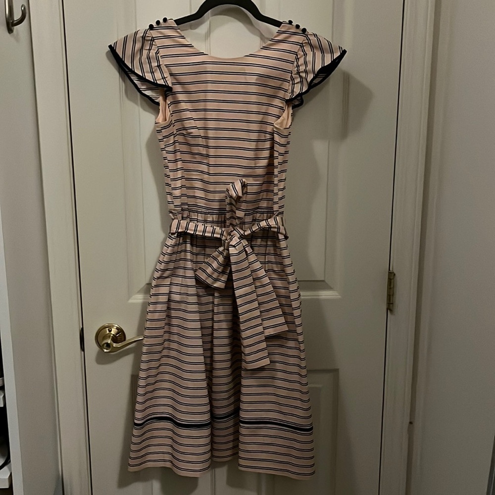 Women’s size zero 1901 dress.